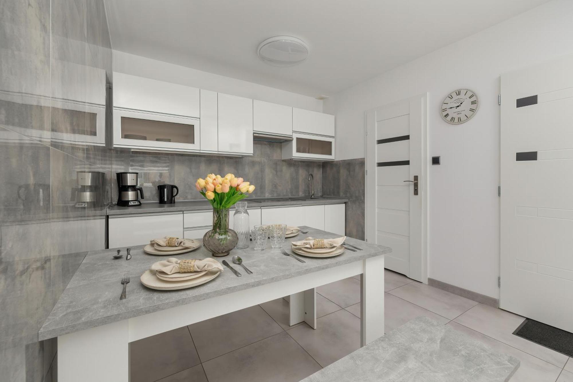 Family Apartments Herberta With Terrace And Parking By Rent Like Home Svinoústí Exteriér fotografie